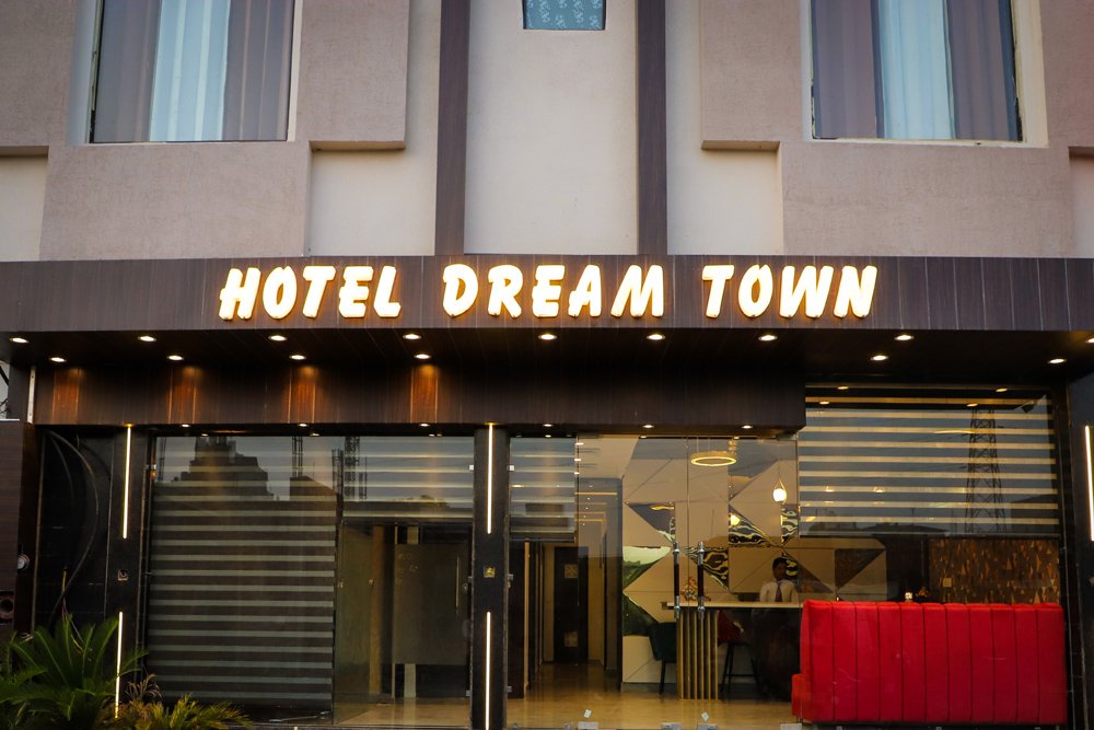 Hotel Dream Town by COZY HOTELS & RESORTS